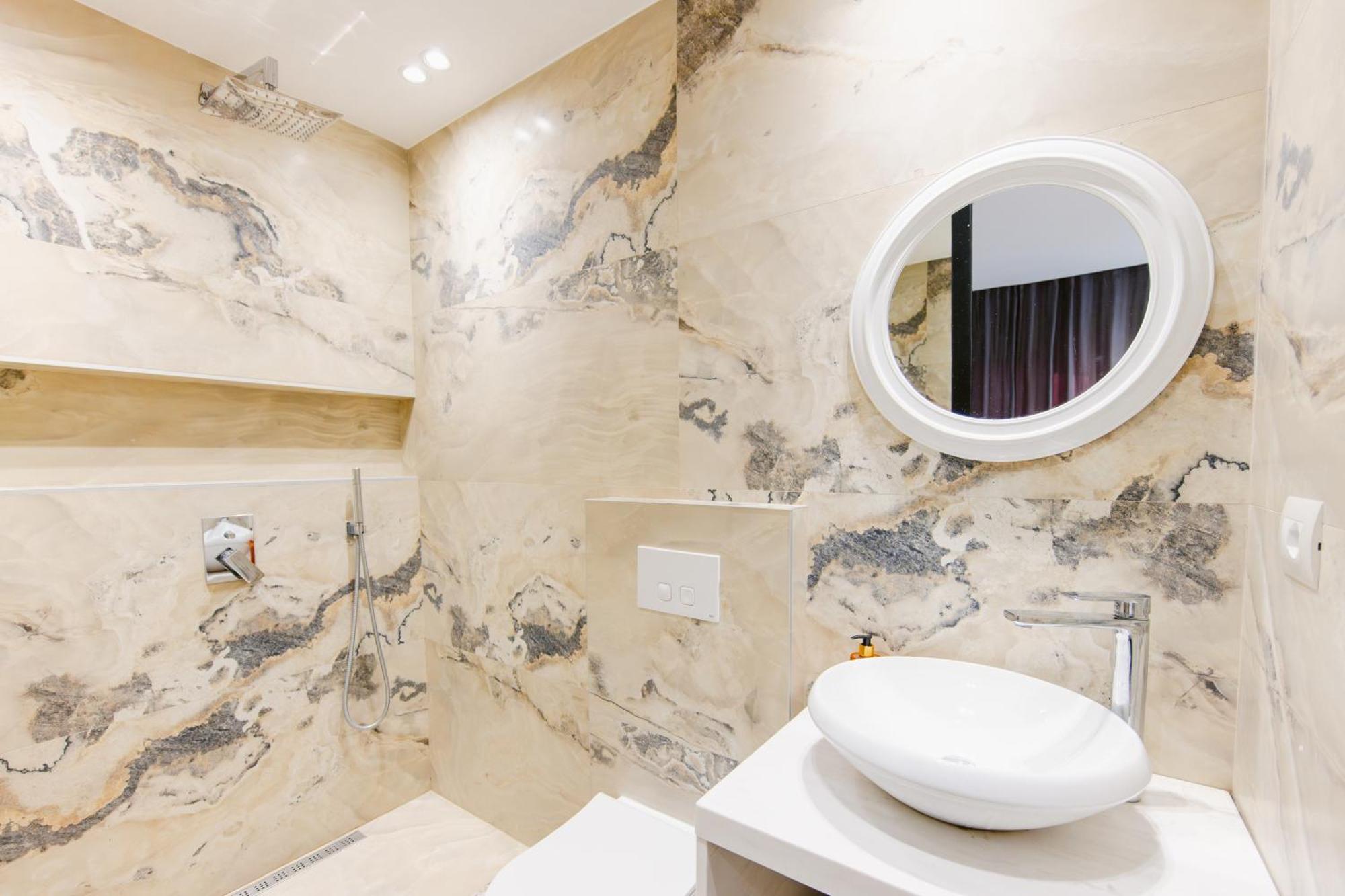 Durres Str Modern Apartments - The Nest Tirana Esterno foto