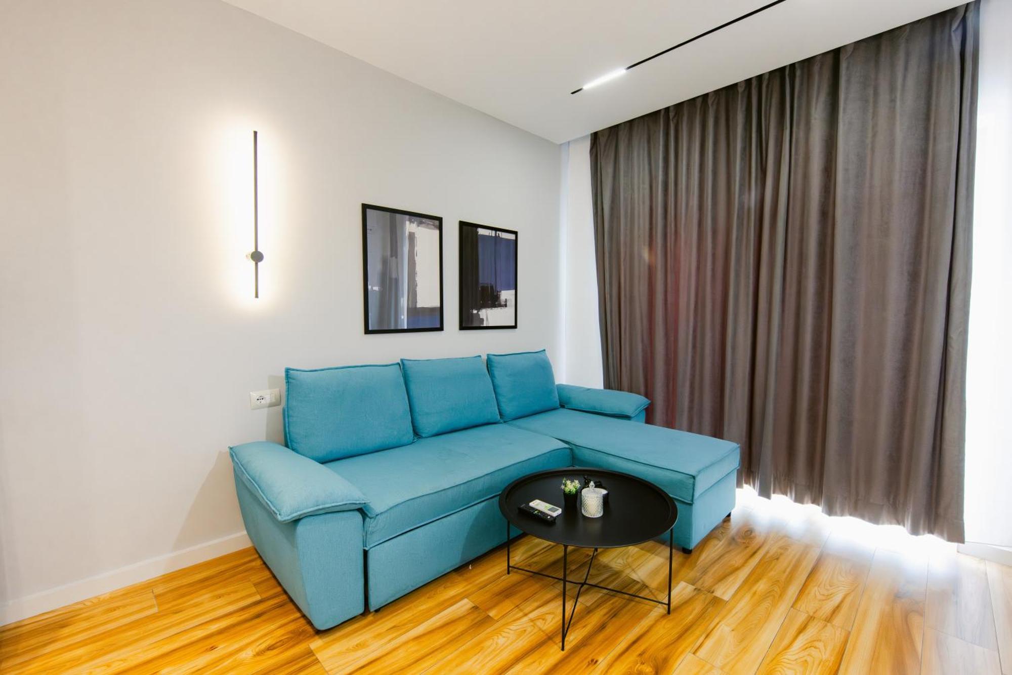 Durres Str Modern Apartments - The Nest Tirana Esterno foto