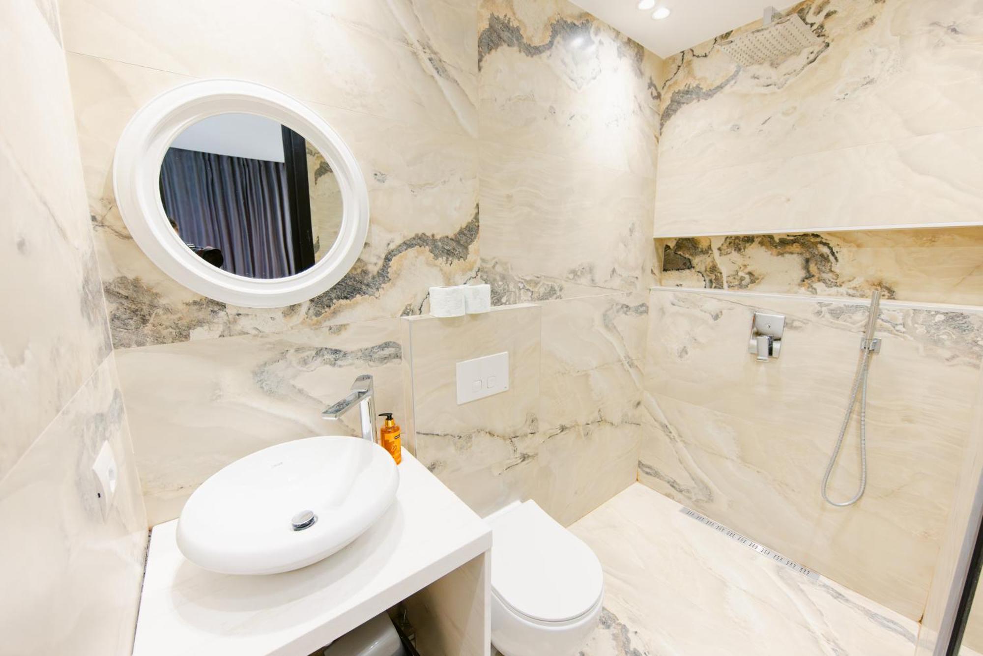 Durres Str Modern Apartments - The Nest Tirana Esterno foto