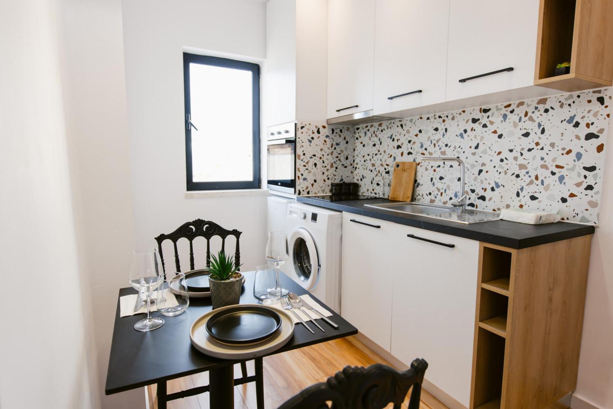 Durres Str Modern Apartments - The Nest Tirana Esterno foto