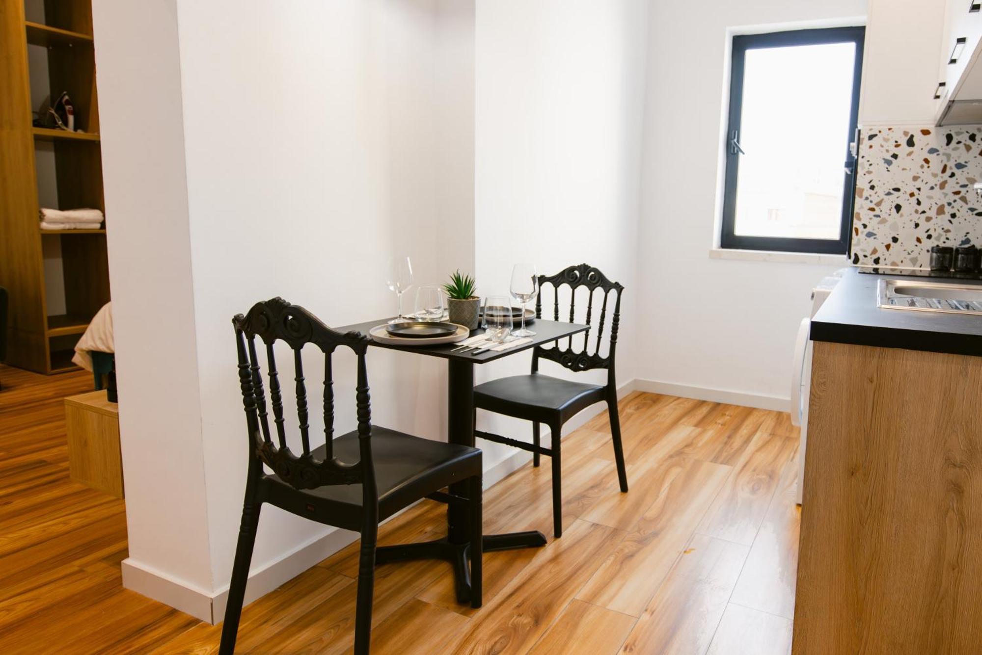 Durres Str Modern Apartments - The Nest Tirana Esterno foto