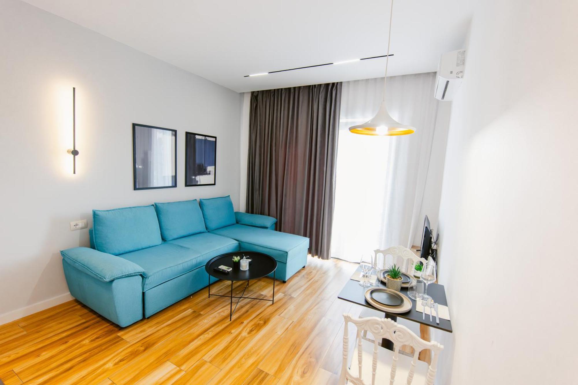 Durres Str Modern Apartments - The Nest Tirana Esterno foto